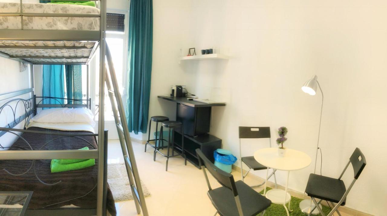 Arriola Rooms Малага Номер фото